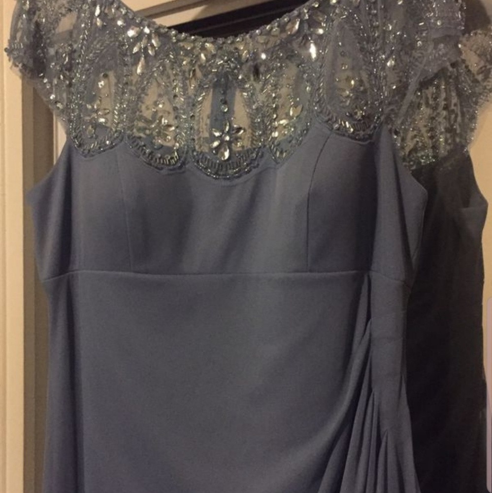 PROM DRESS - Picture 3 of 6